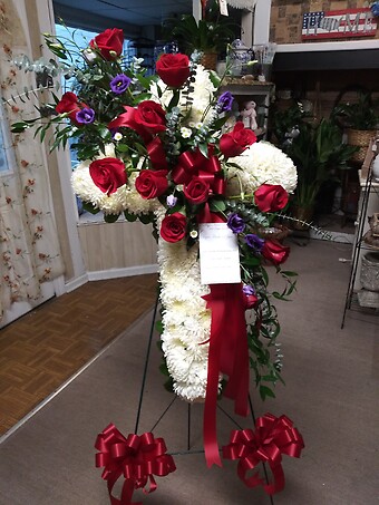 18&quot; Cross with red roses